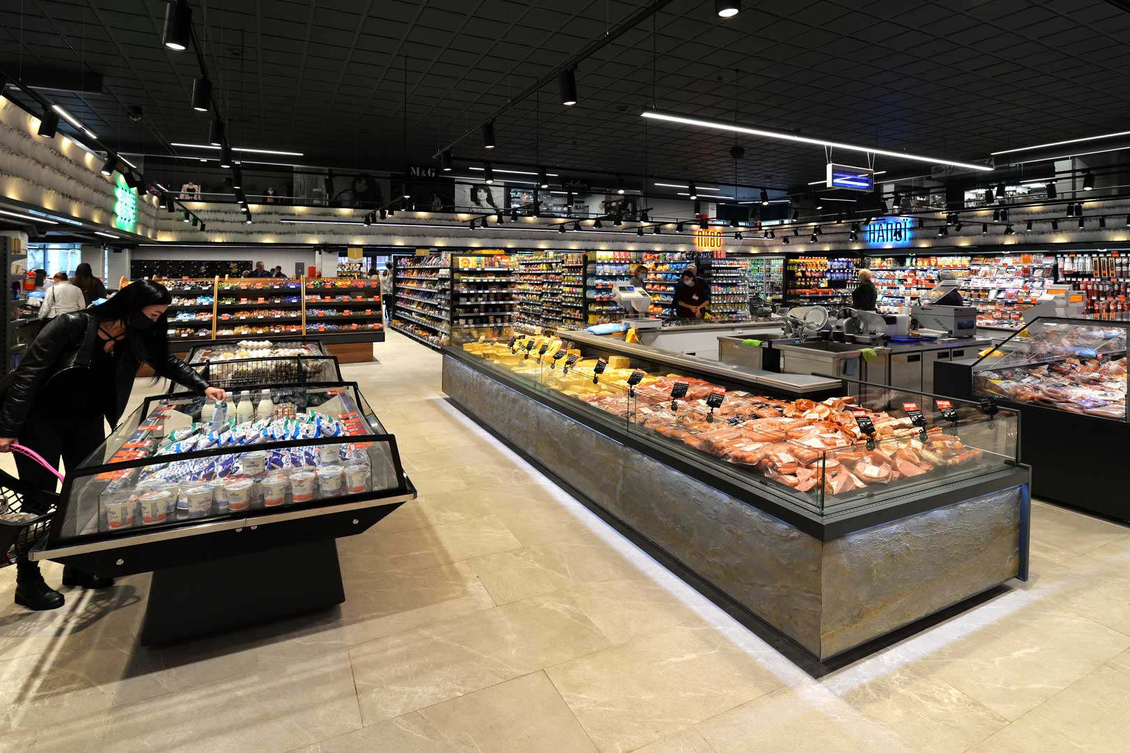 29-virginia-ak-115-deli-self-084-1